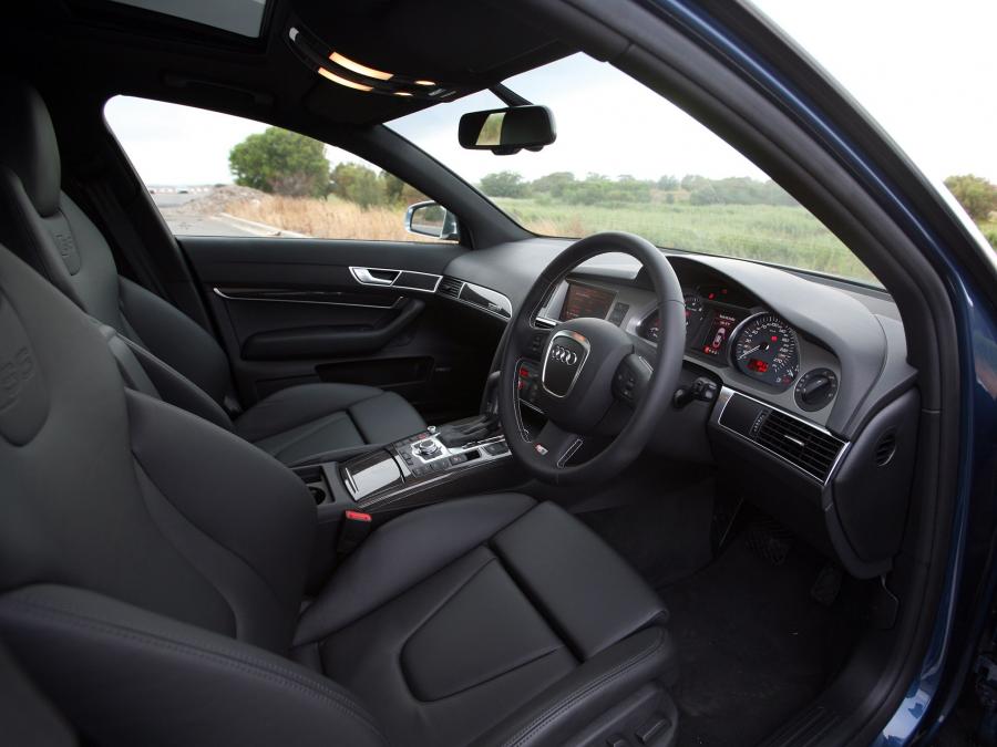 Интерьер Audi S6 Sedan (4F, C6) 2006 года  (AU) (фото 9 из 10)